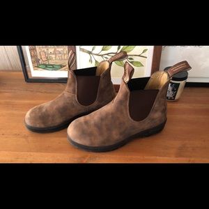 Woman’s blundstone #585 Chelsea Boot